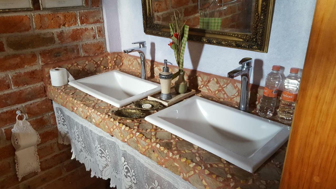 La Casona Azul Bed N Breakfast Santa Rosa de Jauregui المظهر الخارجي الصورة