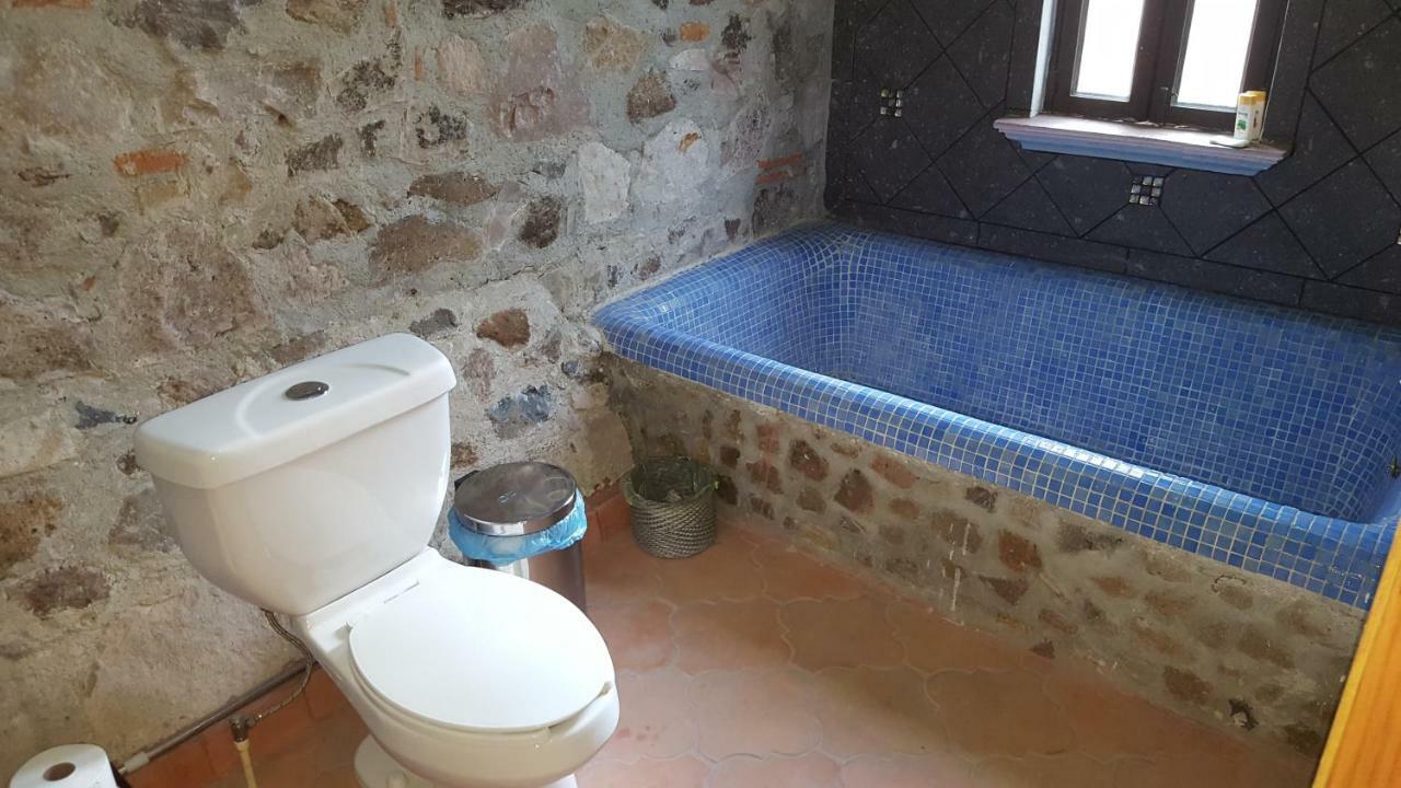 La Casona Azul Bed N Breakfast Santa Rosa de Jauregui المظهر الخارجي الصورة