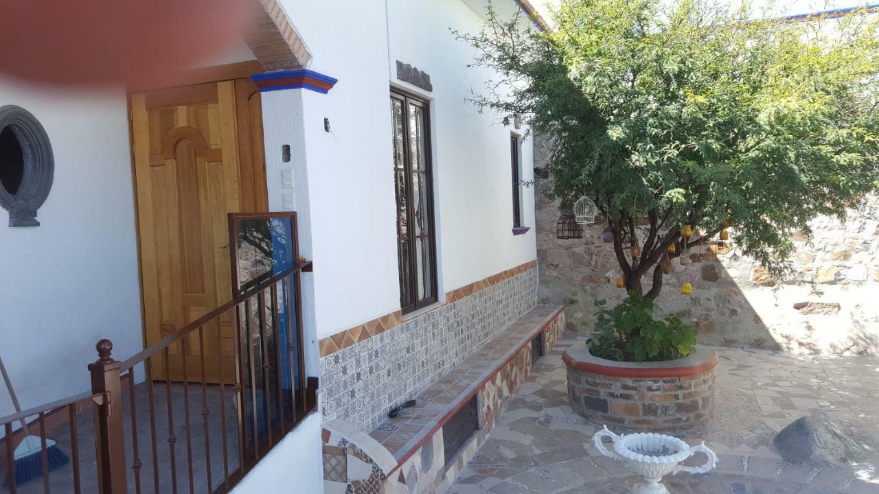 La Casona Azul Bed N Breakfast Santa Rosa de Jauregui المظهر الخارجي الصورة